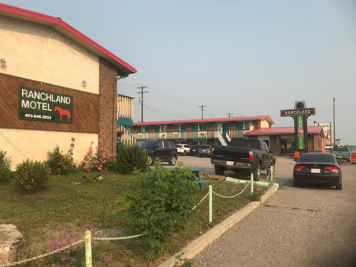 Ranchland Inn Nanton Buitenkant foto