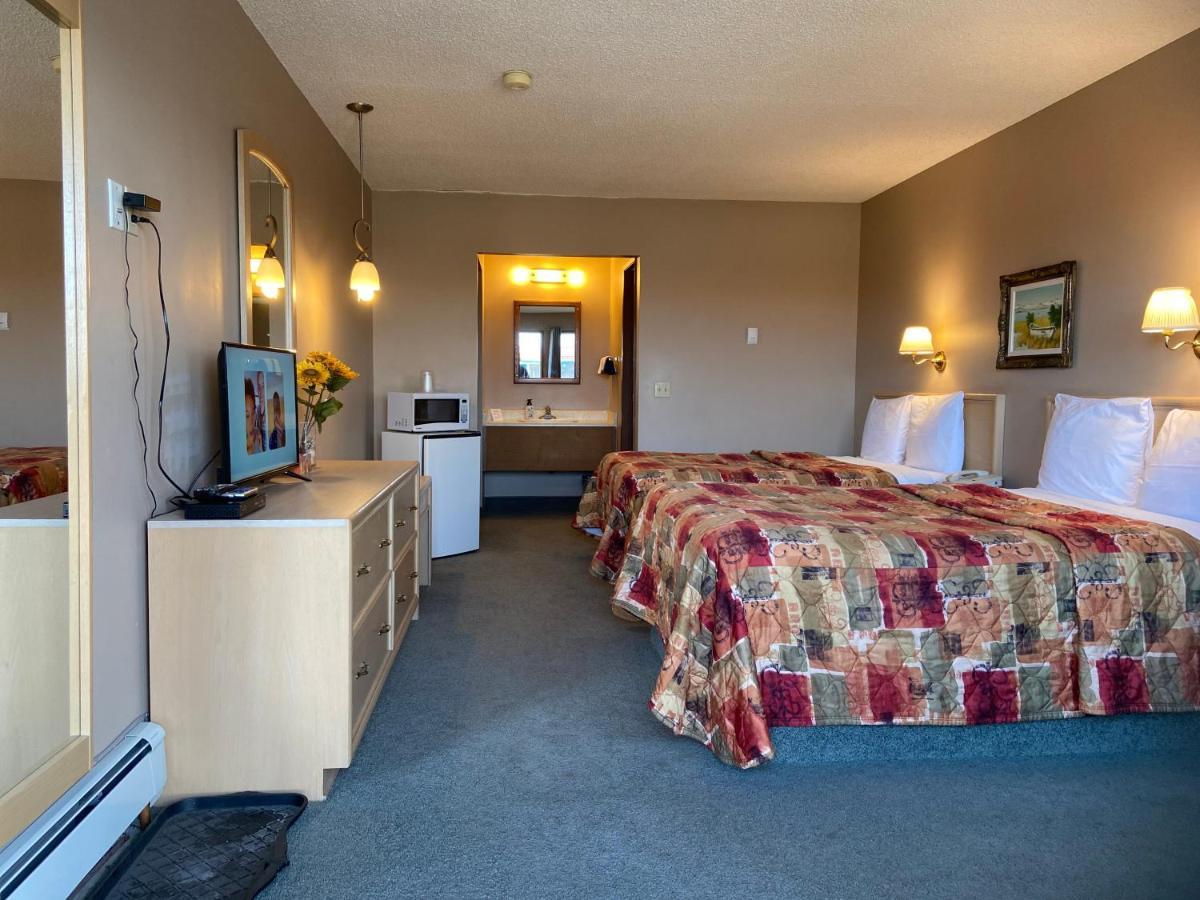 Ranchland Inn Nanton Buitenkant foto